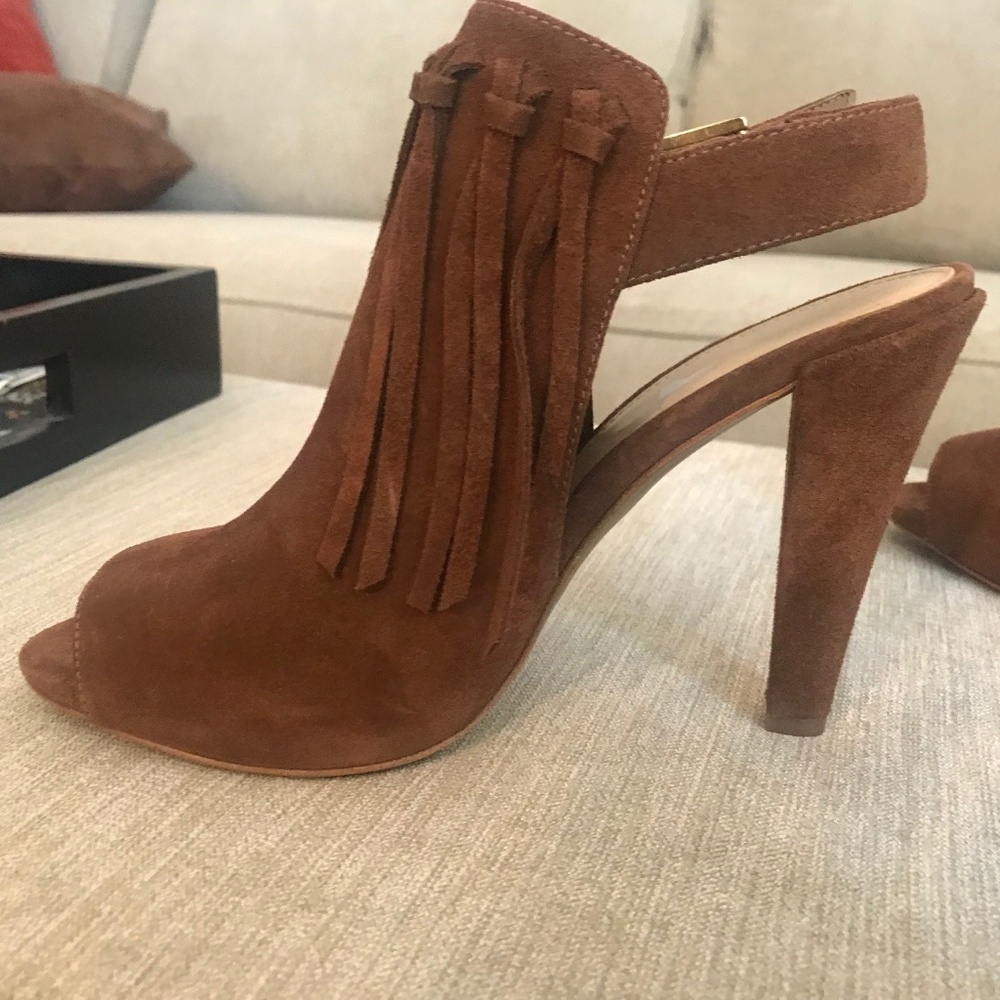 Shoes - Picture 2 of 3